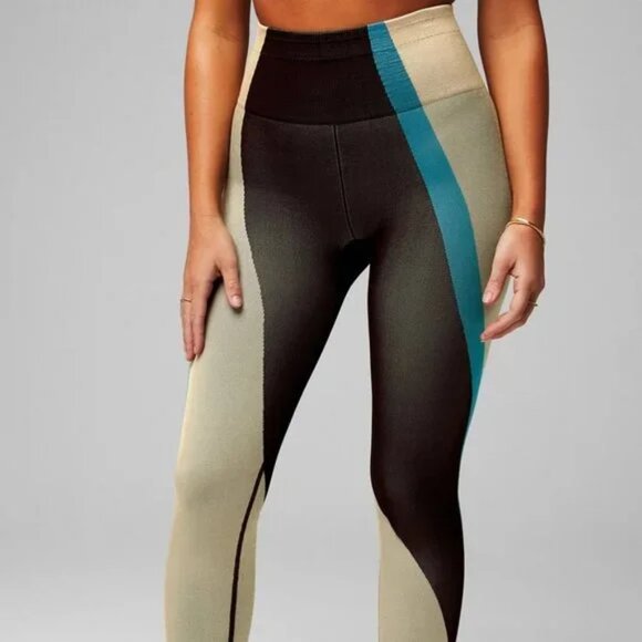 FABLETICS NEW Seamless High Waisted Leggings Wavy Womens L - Picture 1 of 1